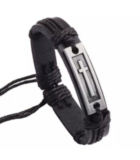 Armband med instansat kors i läder.