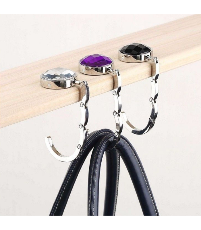 Väskhängare i svart eller vit kristall sten. Rostfri hängare att ta med sig eller placera "as is".